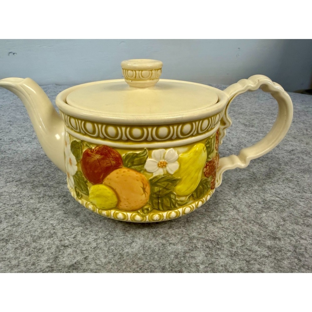 VERNON WARE by METLOX DELLA ROBBIA TEA POT WITH‎ LID 4-CUP EXCELLENT CONDITION
